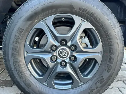 Toyota Land Cruiser GR Sport 2023 года за 45 290 000 тг. в Алматы – фото 26