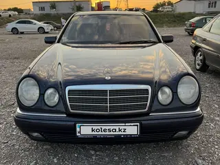 Mercedes-Benz E 230