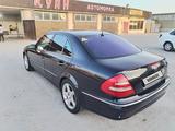 Mercedes-Benz E 320 2005 года за 3 200 000 тг. в Жанаозен – фото 2