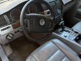 Volkswagen Touareg 2005 года за 4 200 000 тг. в Караганда – фото 4