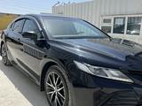 Toyota Camry 2022 года за 16 500 000 тг. в Актау