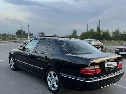 Mercedes-Benz E 320 2000 года за 4 900 000 тг. в Алматы – фото 4