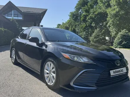 Toyota Camry 2021 года за 11 500 000 тг. в Тараз – фото 3