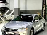 Toyota Camry 2015 года за 10 800 000 тг. в Семей – фото 2