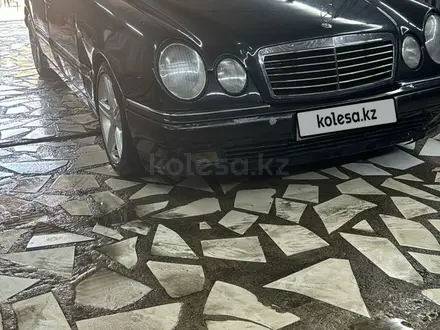 Mercedes-Benz E 280 1997 года за 3 300 000 тг. в Алматы – фото 2