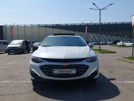 Chevrolet Malibu 2020 года за 9 000 000 тг. в Алматы – фото 2