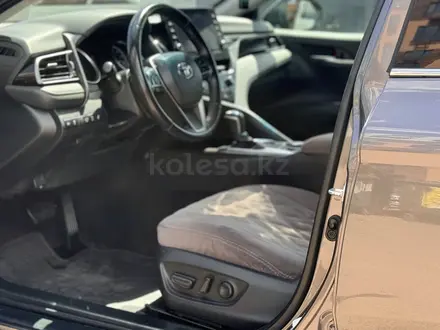 Toyota Camry 2021 года за 10 500 000 тг. в Астана – фото 3