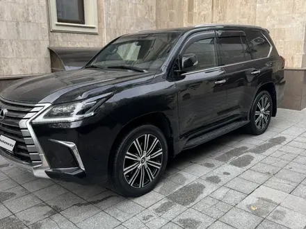 Lexus LX 570 2018 года за 44 000 000 тг. в Алматы