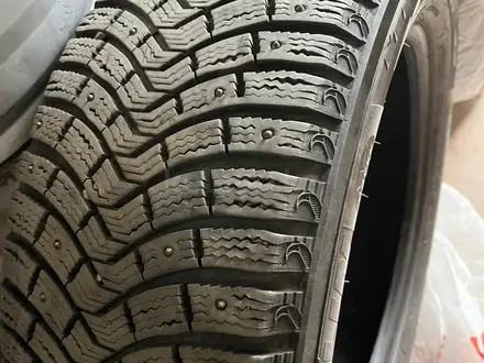 Зимние шины MICHELiN за 210 000 тг. в Семей
