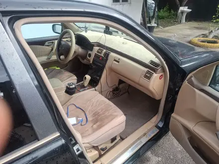 Mercedes-Benz E 280 2000 года за 3 600 000 тг. в Алматы – фото 6