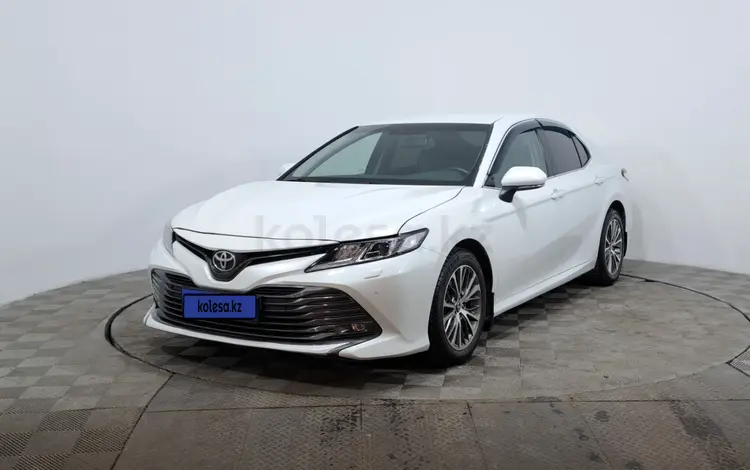 Toyota Camry 2019 года за 9 990 000 тг. в Астана