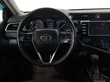 Toyota Camry 2019 года за 9 990 000 тг. в Астана – фото 14