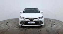 Toyota Camry 2019 года за 9 990 000 тг. в Астана – фото 2
