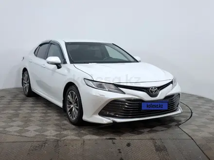 Toyota Camry 2019 года за 9 990 000 тг. в Астана – фото 3
