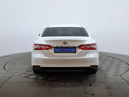 Toyota Camry 2019 года за 9 990 000 тг. в Астана – фото 6