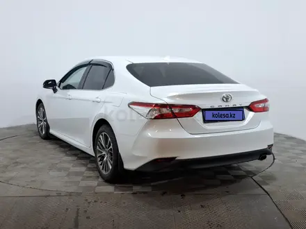Toyota Camry 2019 года за 9 990 000 тг. в Астана – фото 7