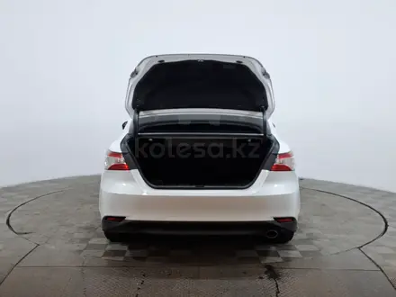 Toyota Camry 2019 года за 9 990 000 тг. в Астана – фото 9