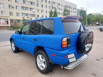 Toyota RAV4 1996 года за 2 500 000 тг. в Астана – фото 3
