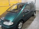 Volkswagen Sharan 1997 года за 2 100 000 тг. в Уральск – фото 4