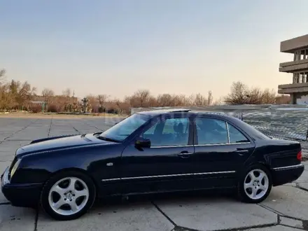 Mercedes-Benz E 280 1996 года за 3 500 000 тг. в Шымкент