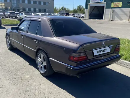 Mercedes-Benz E 200 1992 года за 2 100 000 тг. в Павлодар