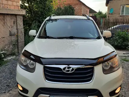 Hyundai Santa Fe 2011 годаүшін8 500 000 тг. в Караганда – фото 3