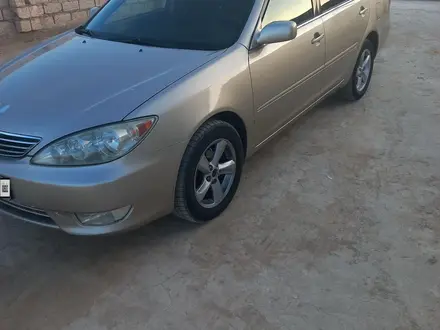 Toyota Camry 2005 года за 5 200 000 тг. в Актау – фото 3