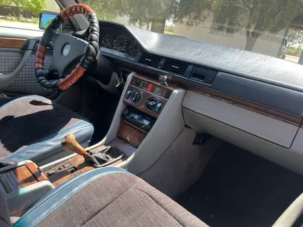 Mercedes-Benz E 200 1992 года за 750 000 тг. в Шымкент – фото 18