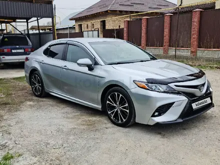 Toyota Camry 2017 года за 12 900 000 тг. в Алматы – фото 4