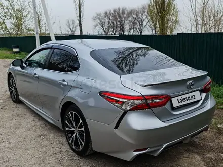 Toyota Camry 2017 года за 12 900 000 тг. в Алматы – фото 5