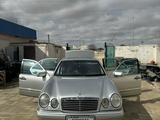 Mercedes-Benz E 320 1998 года за 5 200 000 тг. в Жанаозен