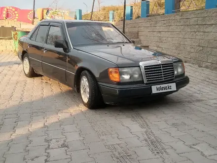 Mercedes-Benz E 300 1992 года за 1 800 000 тг. в Караганда – фото 5