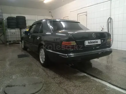 Mercedes-Benz E 300 1992 года за 1 800 000 тг. в Караганда – фото 8