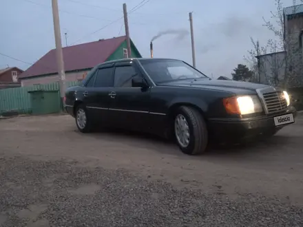 Mercedes-Benz E 300 1992 года за 1 800 000 тг. в Караганда – фото 18