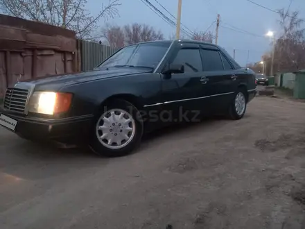 Mercedes-Benz E 300 1992 года за 1 800 000 тг. в Караганда – фото 20