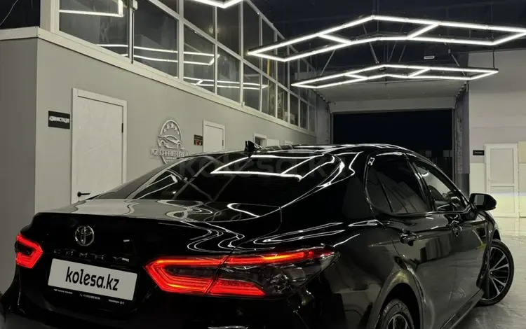 Toyota Camry 2019 годаfor13 750 000 тг. в Семей