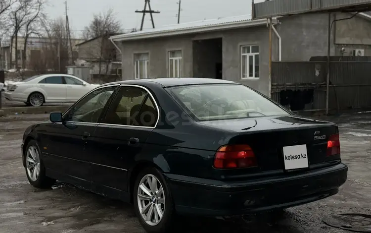 BMW 528 1998 годаfor2 000 000 тг. в Тараз