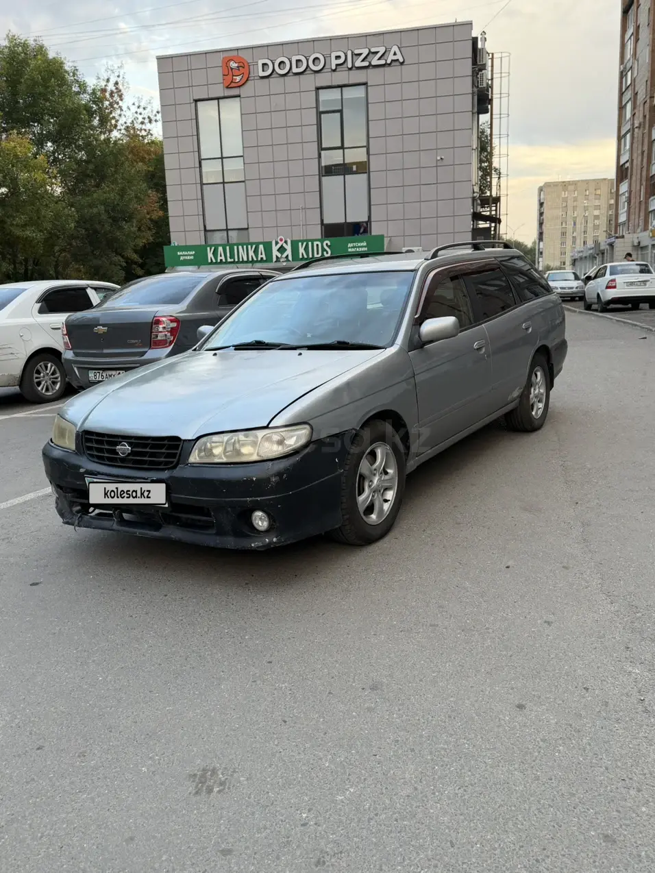 Nissan Avenir, 1998