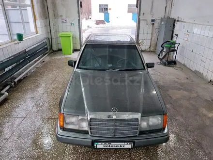 Mercedes-Benz E 200 1993 года за 2 600 000 тг. в Петропавловск – фото 16