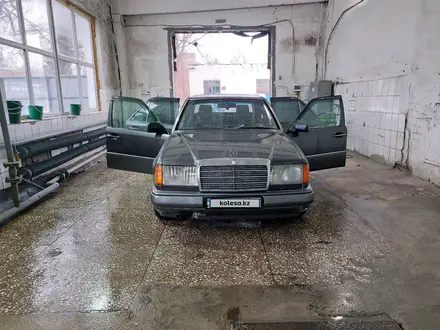 Mercedes-Benz E 200 1993 года за 2 600 000 тг. в Петропавловск – фото 5