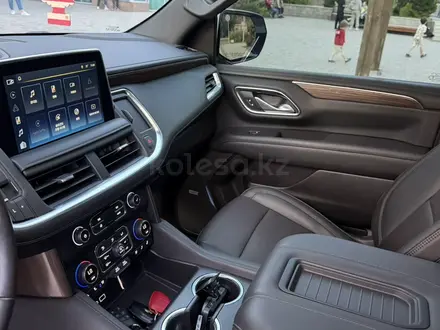Chevrolet Tahoe 2022 года за 39 700 000 тг. в Алматы – фото 11