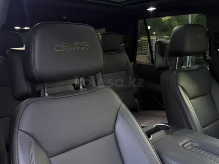 Chevrolet Tahoe 2022 года за 39 700 000 тг. в Алматы – фото 20