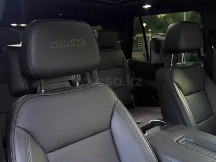 Chevrolet Tahoe 2022 года за 39 700 000 тг. в Алматы – фото 21