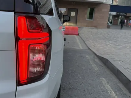 Chevrolet Tahoe 2022 года за 39 700 000 тг. в Алматы – фото 24