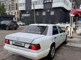 Mercedes-Benz E 200 1992 годаүшін1 371 692 тг. в Астана – фото 3