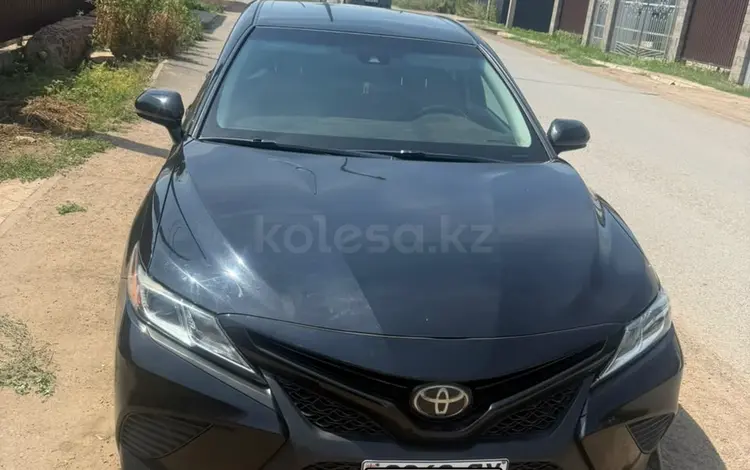 Toyota Camry 2018 года за 8 000 000 тг. в Уральск