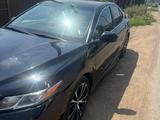 Toyota Camry 2018 годаүшін8 000 000 тг. в Уральск – фото 2