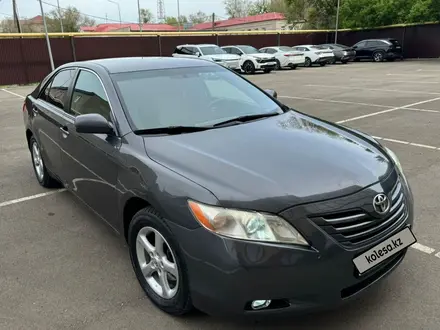 Toyota Camry 2006 года за 5 200 000 тг. в Уральск – фото 2