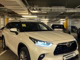 Toyota Highlander Luxe 2025 годаfor29 000 000 тг. в Алматы