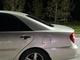 Toyota Camry 2004 годаүшін3 800 000 тг. в Семей – фото 4